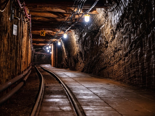 Underground Mine PiotrZakrzewski Pixabay